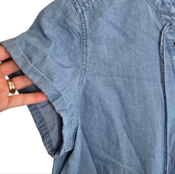 Express | Chambray Denim Blue Lace-Up Short Cuffed Sleeve Shirt Size Small - Picture 4 of 5